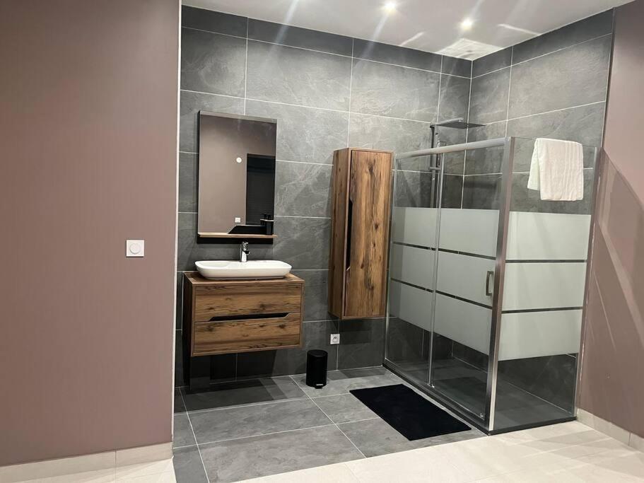Belle Appartement Avec Parking Gratuit Blanzy Εξωτερικό φωτογραφία