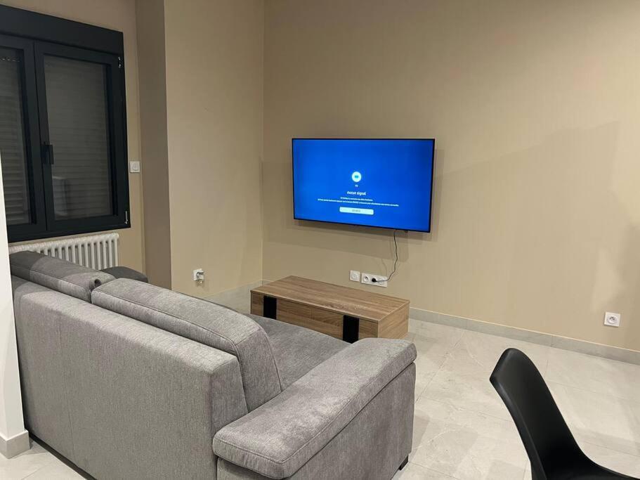 Belle Appartement Avec Parking Gratuit Blanzy Εξωτερικό φωτογραφία