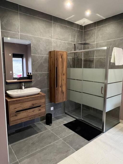 Belle Appartement Avec Parking Gratuit Blanzy Εξωτερικό φωτογραφία